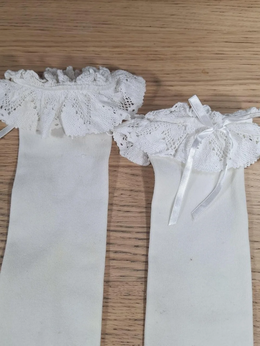 White Innocent World Ivory Lace Cuff OTK Socks with Bow | Cl Over-the-Knee Socks